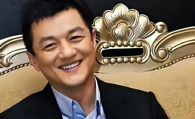拐杖看演出这一刻老夫少妻彻底具象化了麻将胡了试玩模拟器女儿过六一李亚鹏拄(图11)